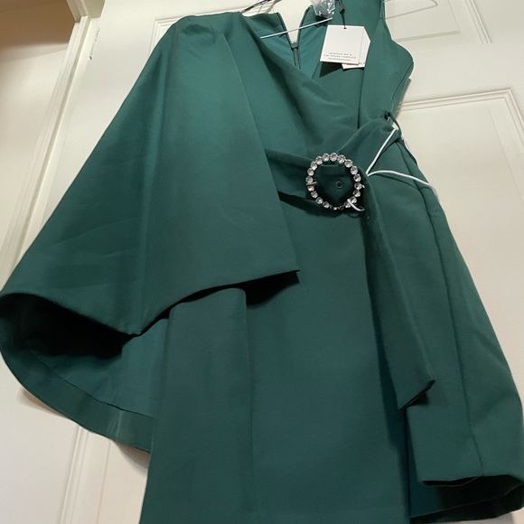 NWT Lavish Alice Forest Green half cape dress with diamante belt - Picture 4 of 5